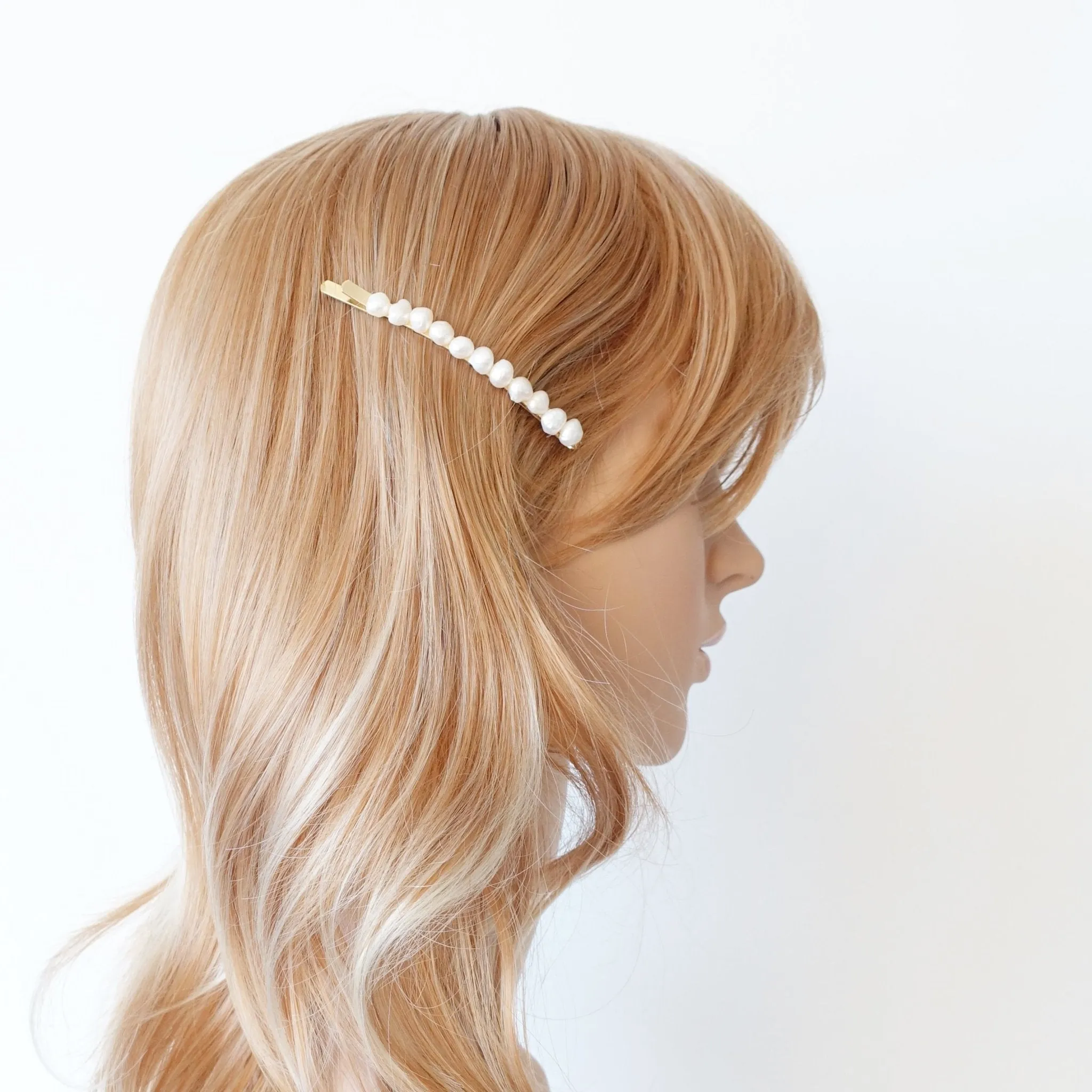 a set of 2 pearl decorated hair clip women hair accessory