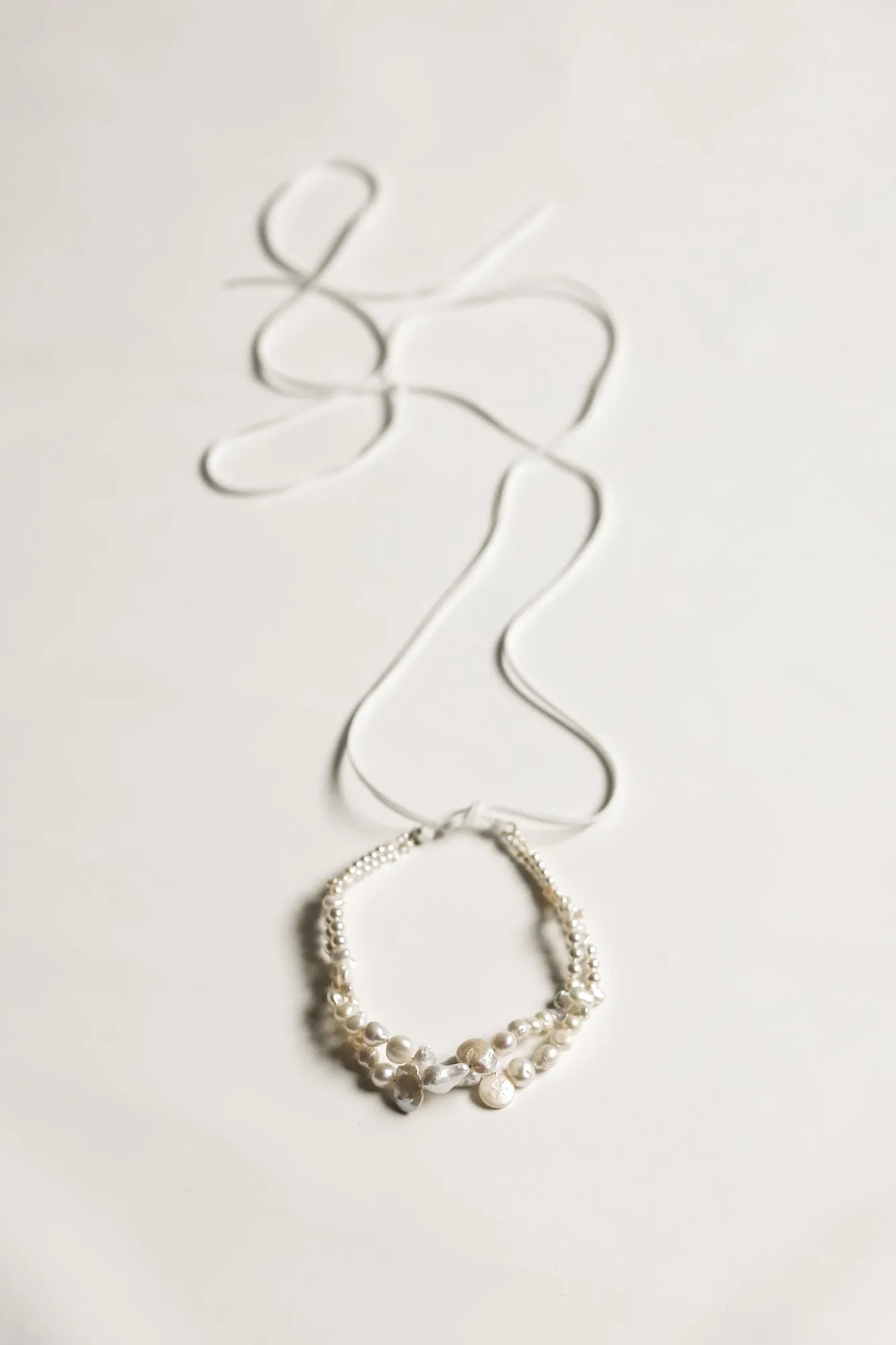 BAROQUE WAVERING NECKLACE