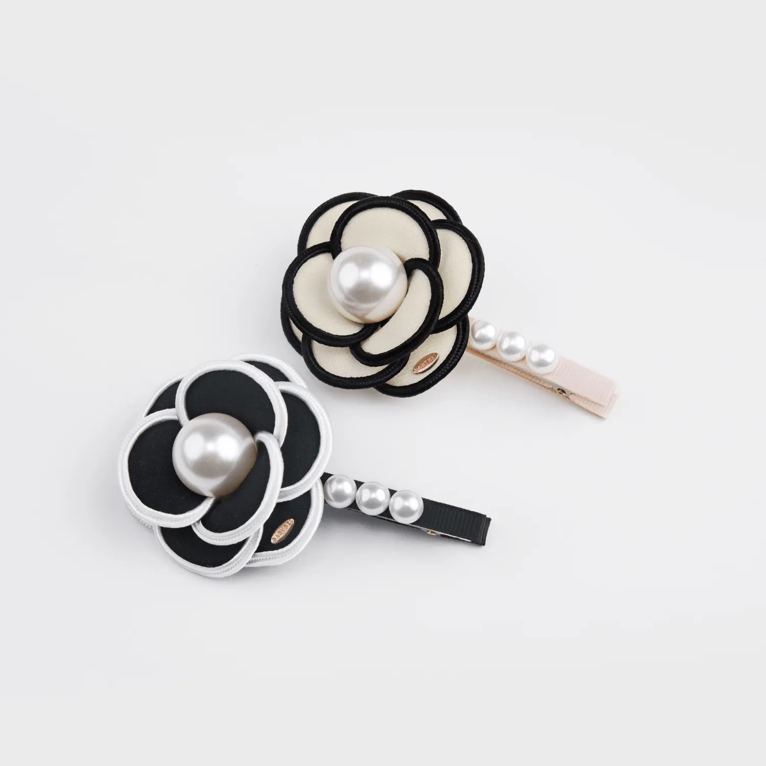 Camellia Pearl Large Hair Clip (Twill & 4 Beads)