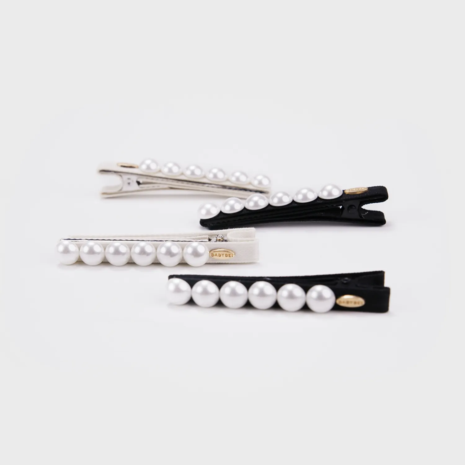 Dotted Pearl Medium Hair Clips (Row & 6 Beads)