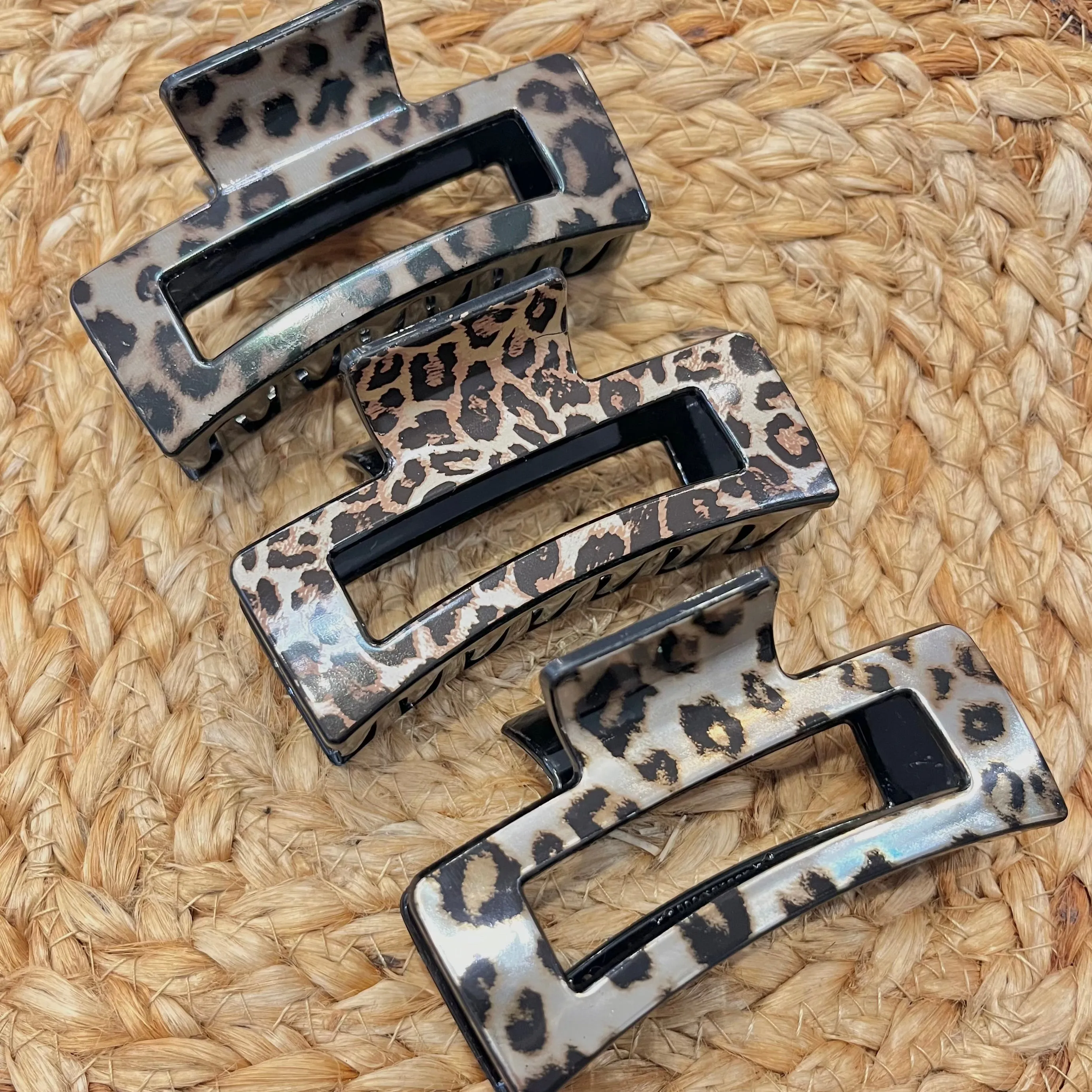 Lila Leopard Claw Clip