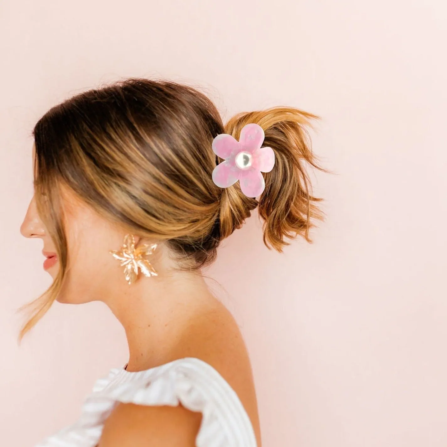 Linny Co | Gigi Flower Hair Clip in Pink with Pearl Center