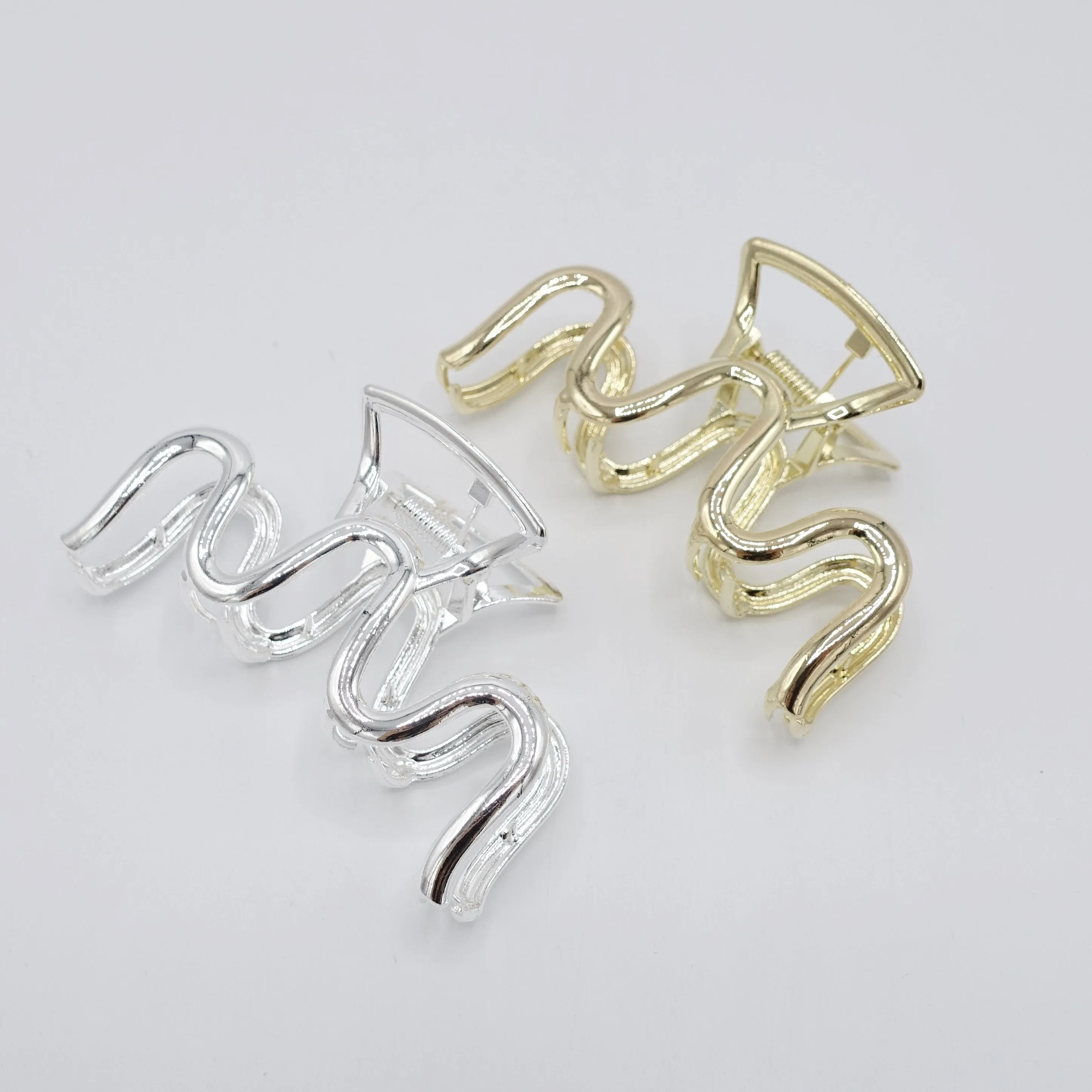 metal wave hair claw minimal hair accessory for women