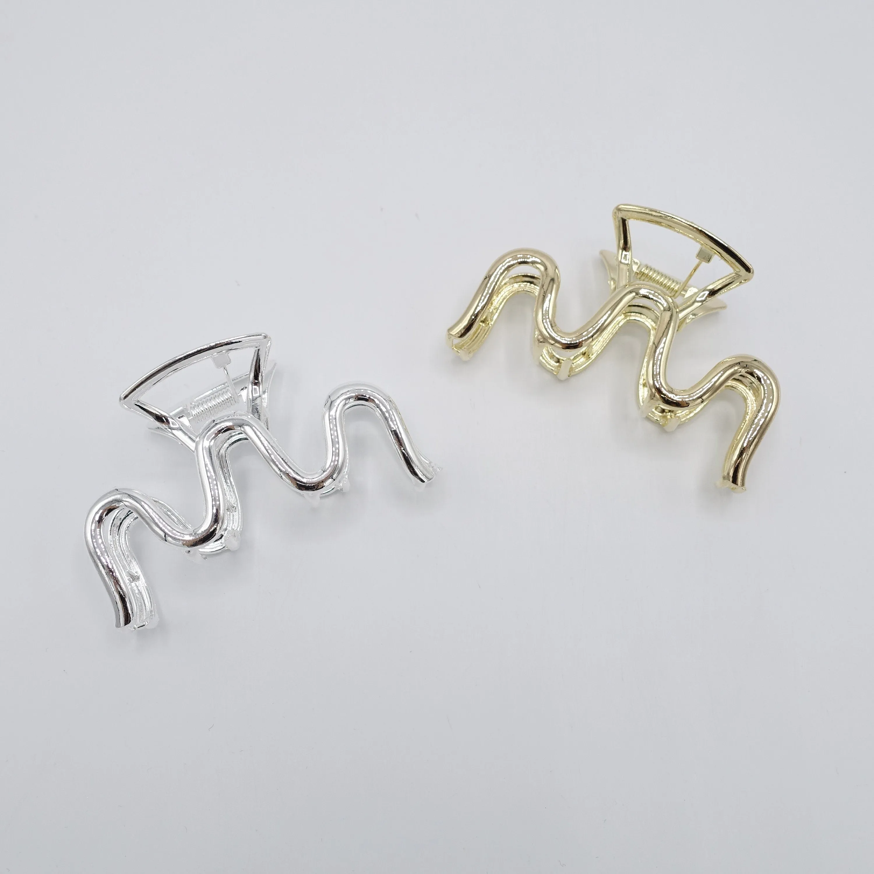 metal wave hair claw minimal hair accessory for women